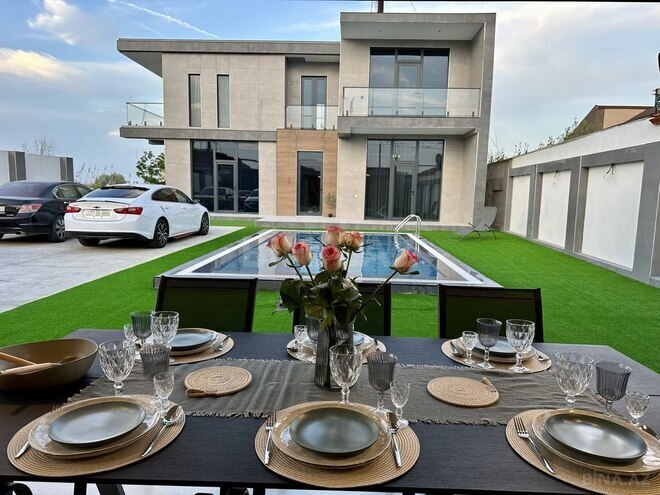 4 otaqlı həyət evi/bağ evi - Novxanı q. - 320 m² (1)