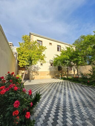 7 otaqlı həyət evi/bağ evi - Qaraçuxur q. - 230 m² (1)