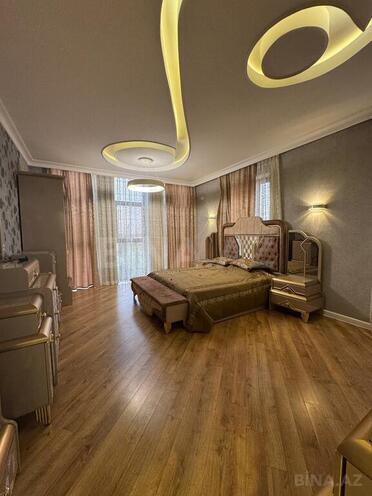 6 otaqlı həyət evi/bağ evi - Şüvəlan q. - 300 m² (6)