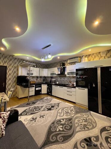6 otaqlı həyət evi/bağ evi - Buzovna q. - 270 m² (27)
