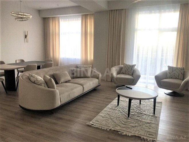 5 otaqlı yeni tikili - Ağ şəhər q. - 250 m² (1)