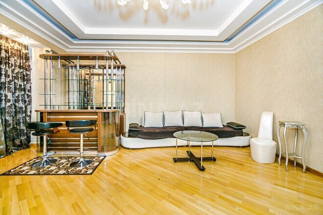 İcarəyə verilir 4 otaqlı yeni tikili 200 m², 28 May m., photo 8 from 32