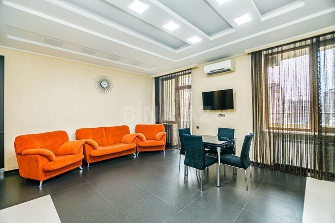 İcarəyə verilir 4 otaqlı yeni tikili 200 m², 28 May m., photo 13 from 32