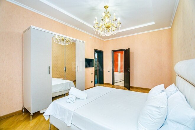 İcarəyə verilir 4 otaqlı yeni tikili 200 m², 28 May m., photo 22 from 32