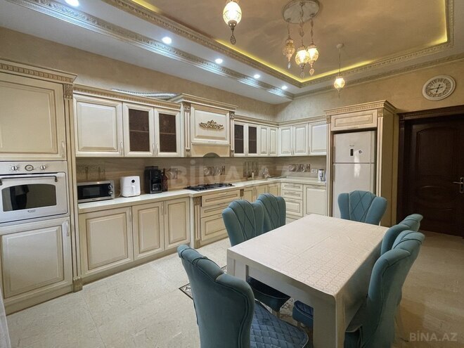 6 otaqlı həyət evi/bağ evi - Şüvəlan q. - 320 m² (13)