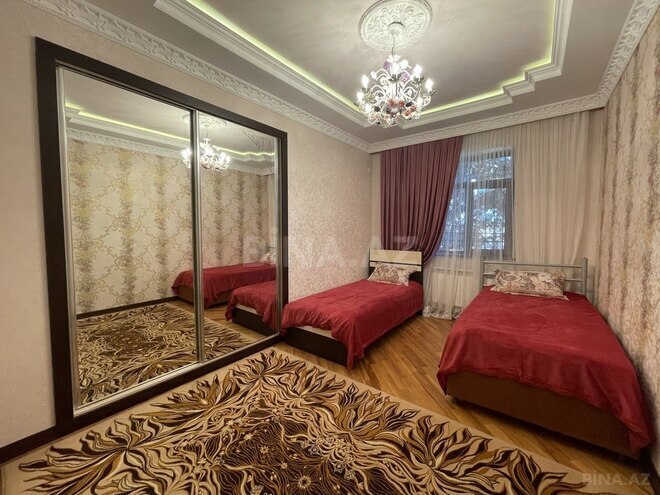 6 otaqlı həyət evi/bağ evi - Şüvəlan q. - 320 m² (10)