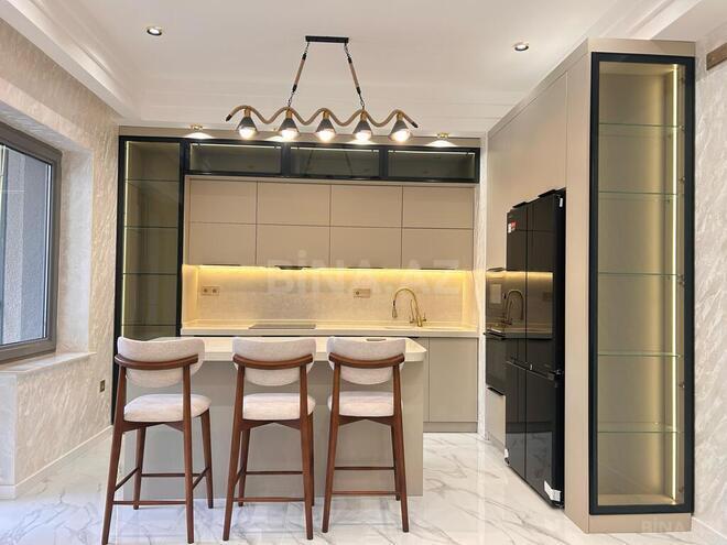 4 otaqlı yeni tikili - Ağ şəhər q. - 136 m² (3)