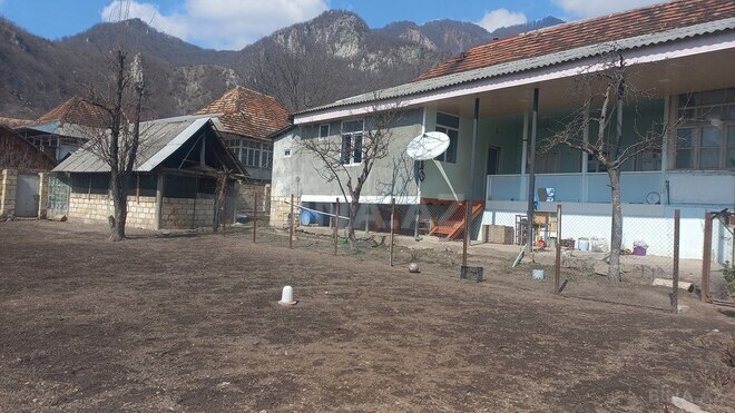 4 otaqlı həyət evi/bağ evi - Oğuz - 180 m² (1)