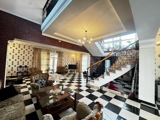 7-комн. дом/дача - пос. Новханы - 370 м² (16)
