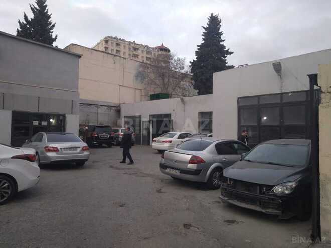 Obyekt - İnşaatçılar m. - 700 m² (1)