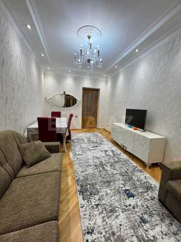 2 otaqlı köhnə tikili - 28 May m. - 80 m² (1)