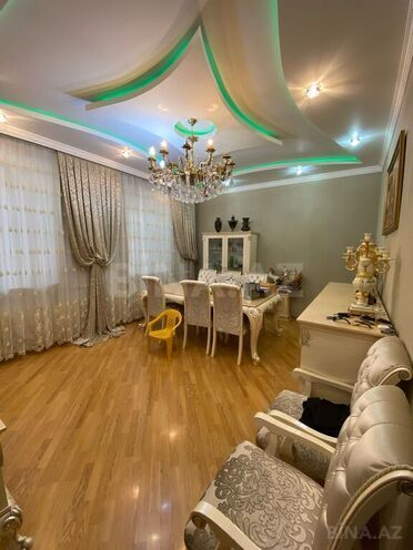 6 otaqlı həyət evi/bağ evi - 9-cu mikrorayon q. - 400 m² (13)