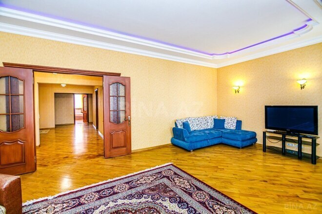 İcarəyə verilir 3 otaqlı yeni tikili 160 m², 28 May m., photo 9 from 32