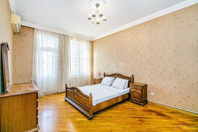 İcarəyə verilir 3 otaqlı yeni tikili 160 m², 28 May m., photo 25 from 32