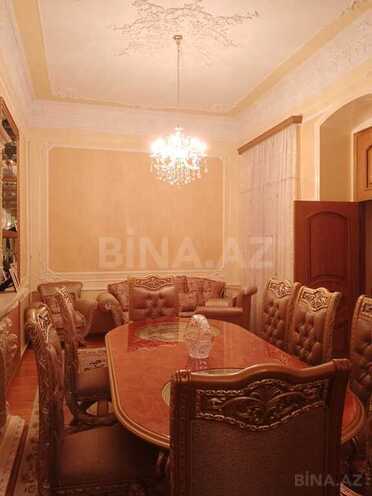 Satılır 3 otaqlı köhnə tikili 90 m², Sahil m., photo 1 from 24