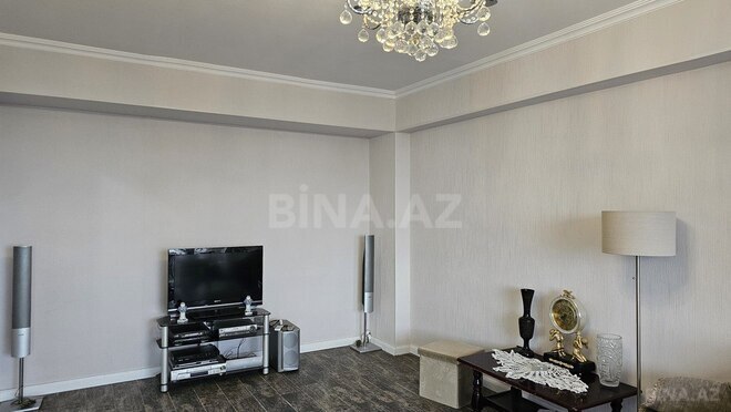 3-комн. вторичка - м. 28 мая - 90 м² (2)