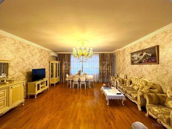 4-комн. новостройка - м. 8 ноября - 180 м² (1)