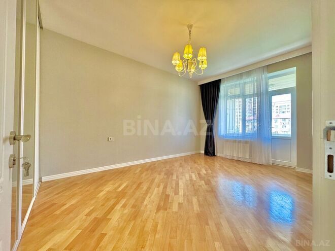 3-комн. вторичка - м. Кара Караев - 90 м² (2)