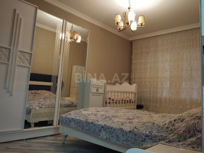 4 otaqlı köhnə tikili - 8-ci mikrorayon q. - 110 m² (7)
