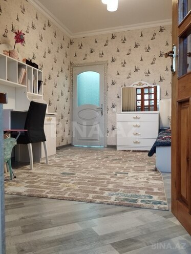 4 otaqlı köhnə tikili - 8-ci mikrorayon q. - 110 m² (5)