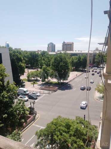 3 otaqlı köhnə tikili - 28 May m. - 100 m² (1)