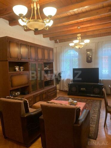 6 otaqlı həyət evi/bağ evi - Novxanı q. - 400 m² (13)