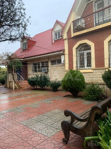 6 otaqlı həyət evi/bağ evi - Novxanı q. - 400 m² (1)