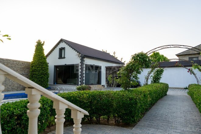 6 otaqlı həyət evi/bağ evi - Şüvəlan q. - 330 m² (4)