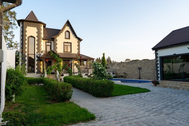 6 otaqlı həyət evi/bağ evi - Şüvəlan q. - 330 m² (3)