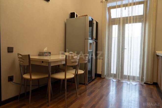 6 otaqlı həyət evi/bağ evi - Şüvəlan q. - 330 m² (12)