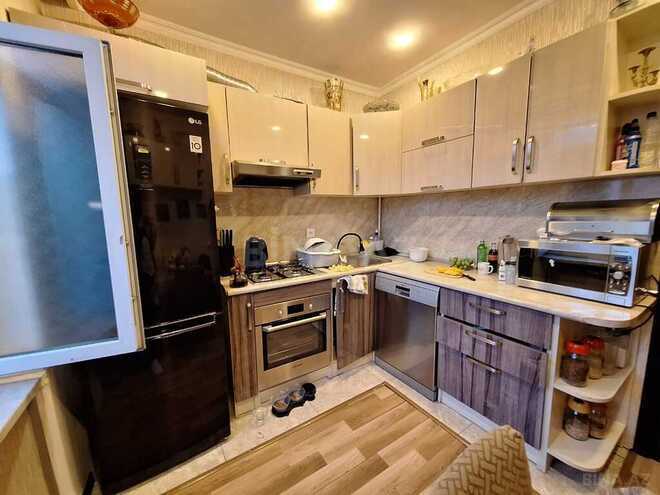 3-комн. вторичка - м. Элмляр Академиясы - 110 м² (12)