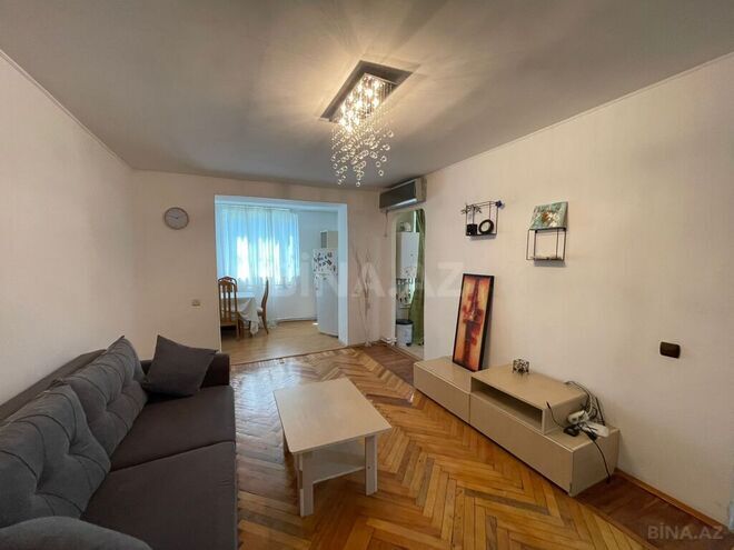 3-комн. вторичка - м. Элмляр Академиясы - 70 м² (1)