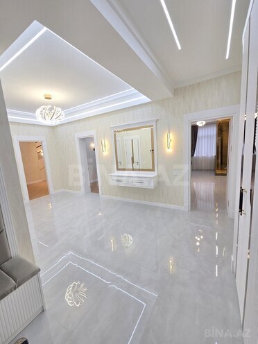 3-комн. новостройка - м. 28 мая - 140 м² (2)