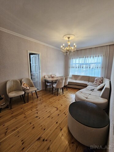 2 otaqlı köhnə tikili - 7-ci mikrorayon q. - 70 m² (1)