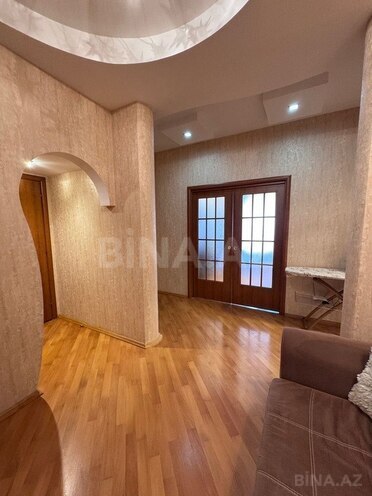 3-комн. новостройка - м. 8 ноября - 130 м² (23)