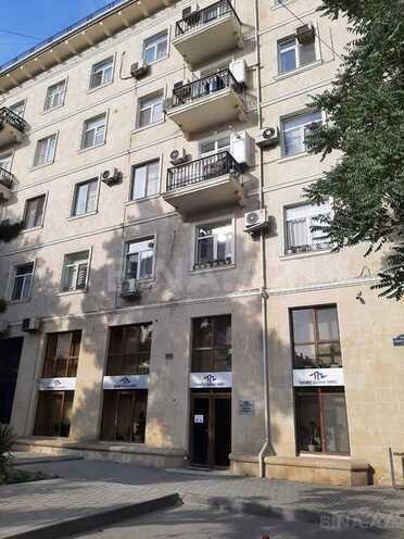 3 otaqlı köhnə tikili - 28 May m. - 80 m² (1)