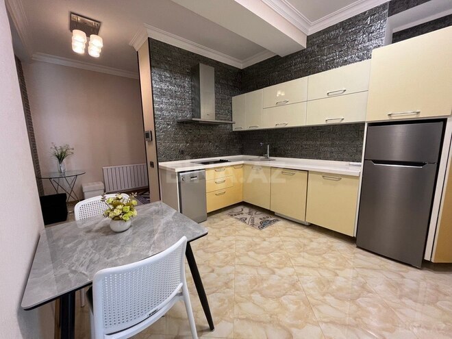 3 otaqlı yeni tikili - Şah İsmayıl Xətai m. - 130 m² (9)