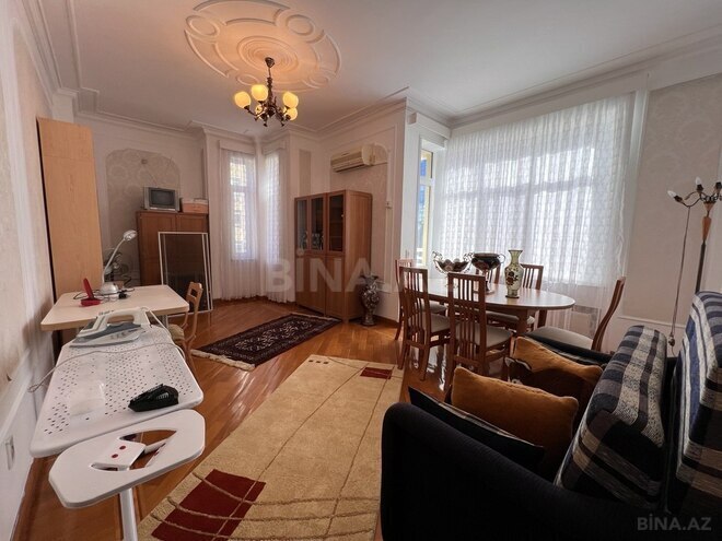 İcarəyə verilir 4 otaqlı yeni tikili 230 m², 28 May m., photo 13 from 25