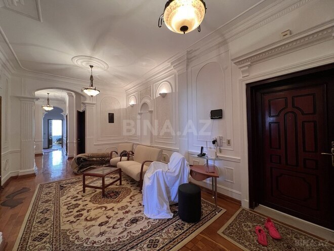 İcarəyə verilir 4 otaqlı yeni tikili 230 m², 28 May m., photo 18 from 25