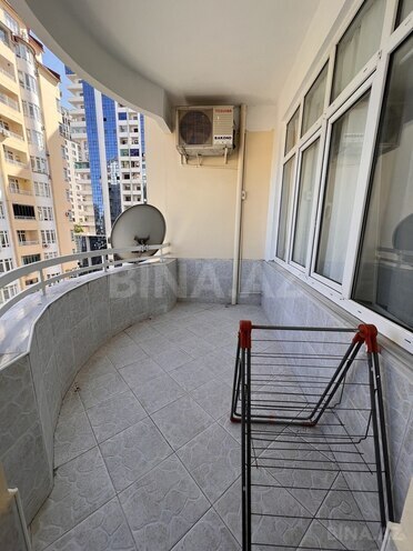 İcarəyə verilir 4 otaqlı yeni tikili 230 m², 28 May m., photo 19 from 25