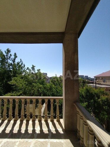 8 otaqlı həyət evi/bağ evi - Qaraçuxur q. - 200 m² (1)
