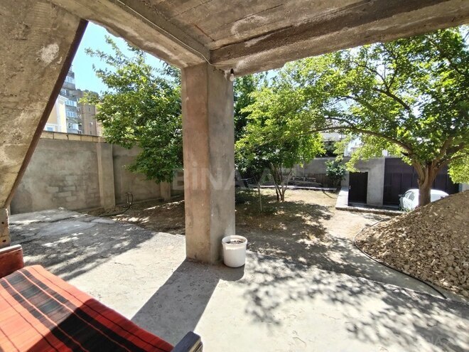 8 otaqlı həyət evi/bağ evi - Qaraçuxur q. - 200 m² (16)
