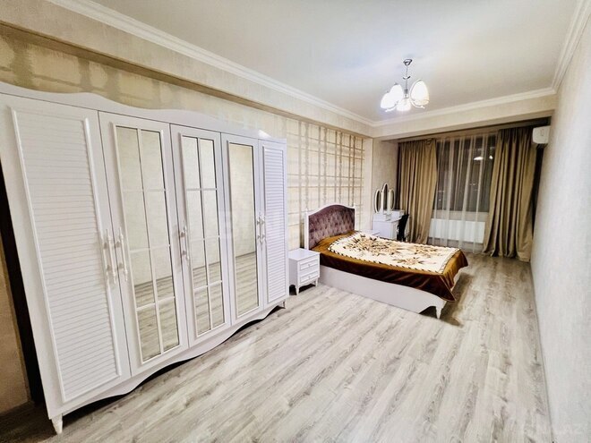 3-комн. новостройка - м. 28 мая - 120 м² (7)