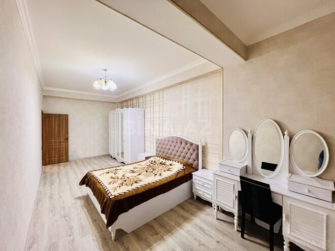 3-комн. новостройка - м. 28 мая - 120 м² (6)