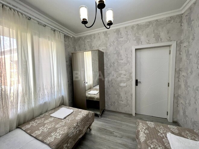 7 otaqlı həyət evi/bağ evi - Qəbələ - 250 m² (12)