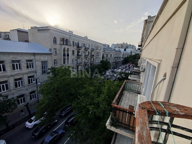 3-комн. вторичка - м. Сахил - 105 м² (2)