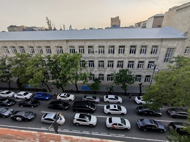 3-комн. вторичка - м. Сахил - 105 м² (1)