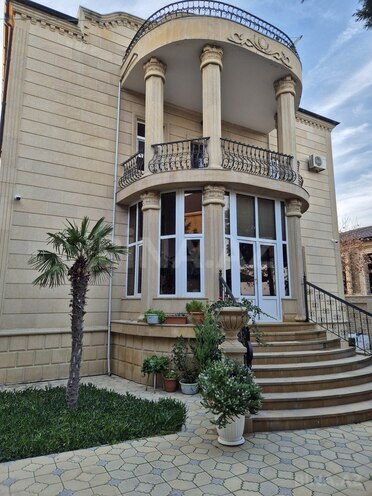 8 otaqlı həyət evi/bağ evi - Novxanı q. - 320 m² (1)
