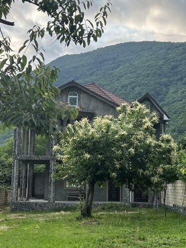 5 otaqlı həyət evi/bağ evi - Qax - 300 m² (14)