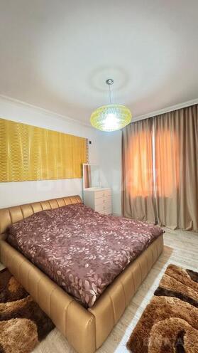 6 otaqlı həyət evi/bağ evi - Novxanı q. - 350 m² (15)